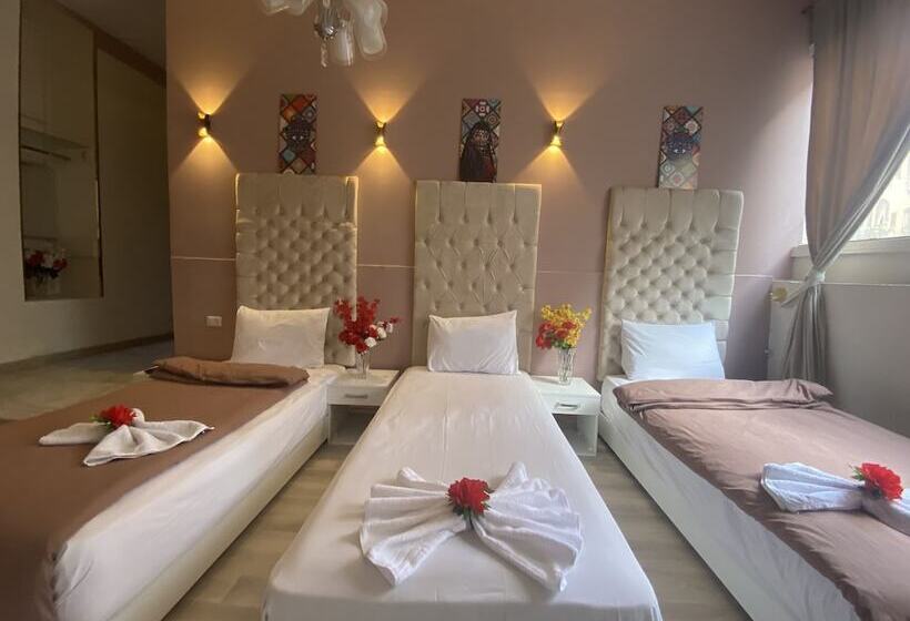 اتاق لوکس سه تخته, La Vida