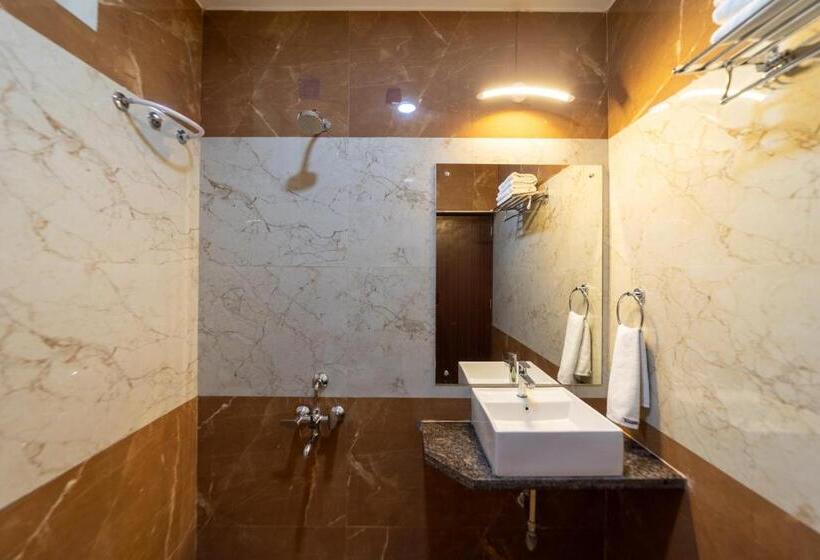 חדר דלוקס, Magizhvanam