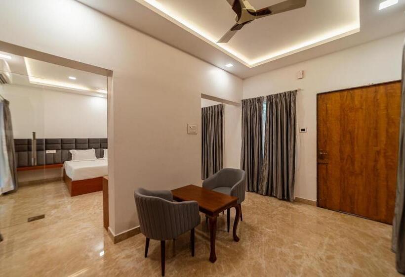 اتاق سوپریور با تخت بزرگ, Magizhvanam