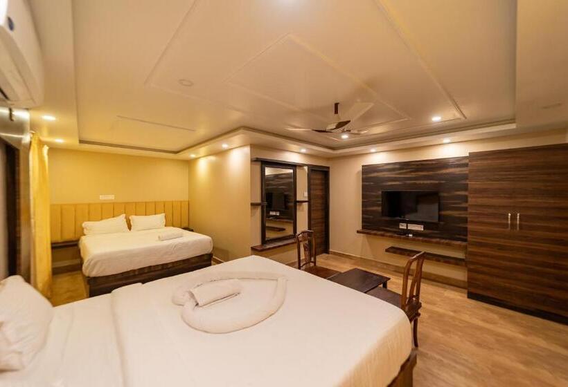 סוויטה נוף לבריכה, Magizhvanam