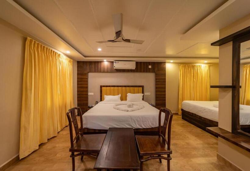 סוויטה נוף לבריכה, Magizhvanam