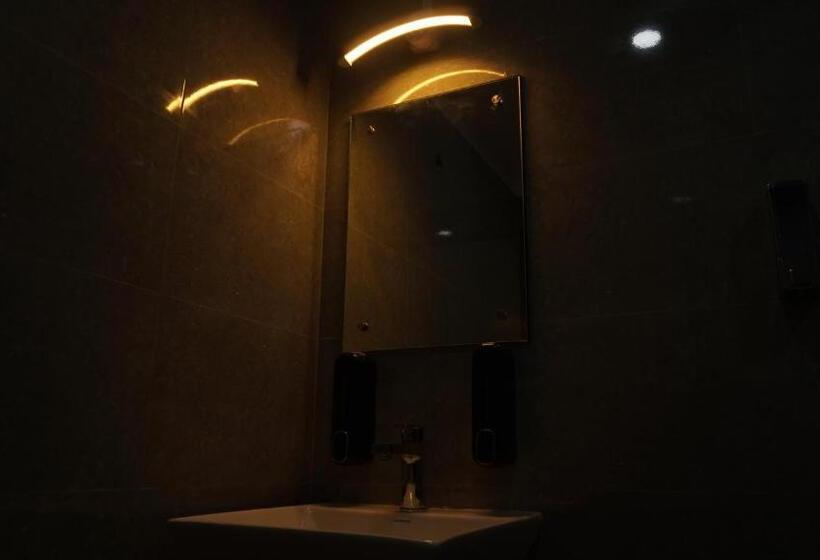 חדר דלוקס, Mtown