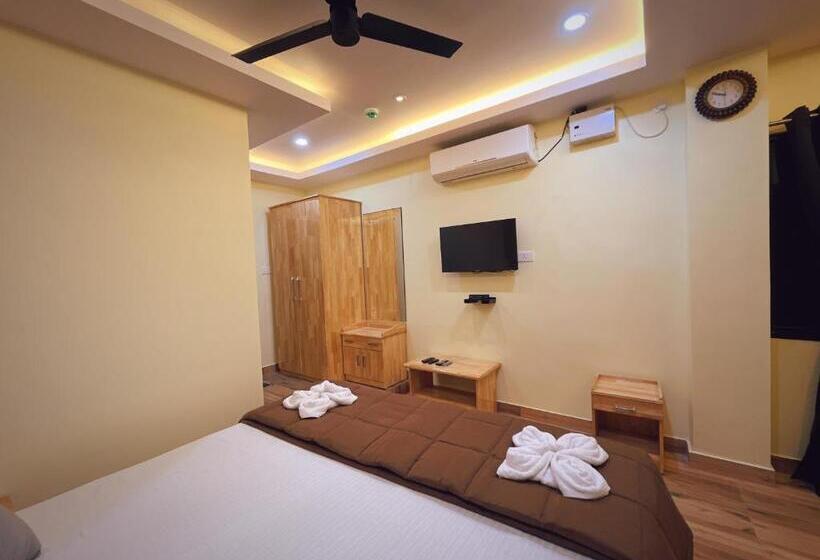 חדר דלוקס, Mtown