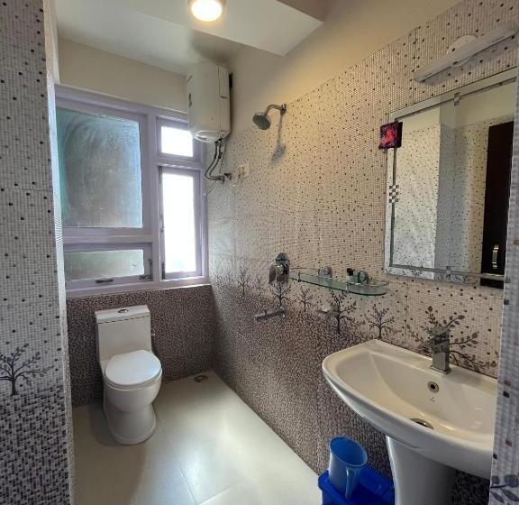 غرفة ديلوكس ثلاثية, Trekocity