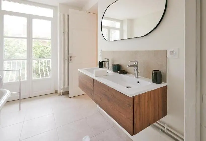 Standard-huone Parveke, Maison Martouret   Colodge