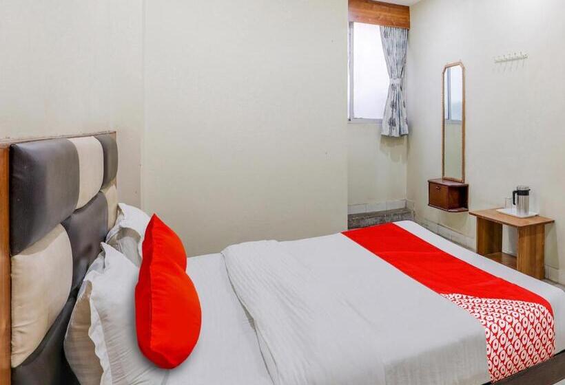 اتاق کلاسیک سه تخته, Oyo Hotel Asopalav