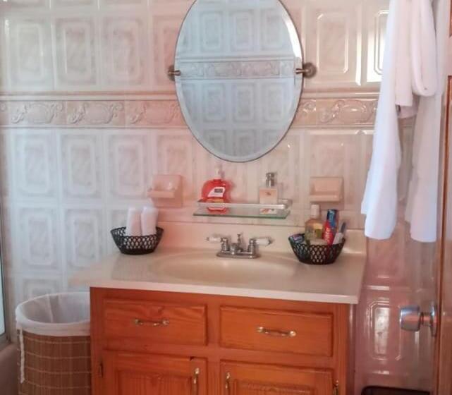 اتاق لوکس, Windbreak Villa