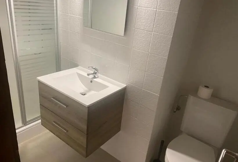 Huoneisto 1 Makuuhuone Näkymä, Auberge De L Ours
