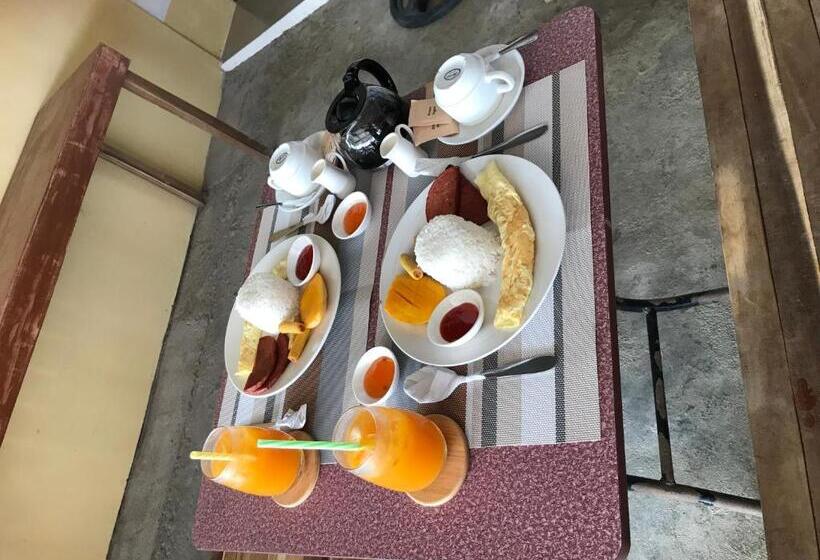 اتاق استاندارد, Elmo’s Place