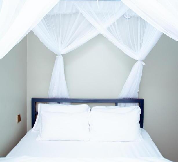 标准单人间, Smart Park Arusha