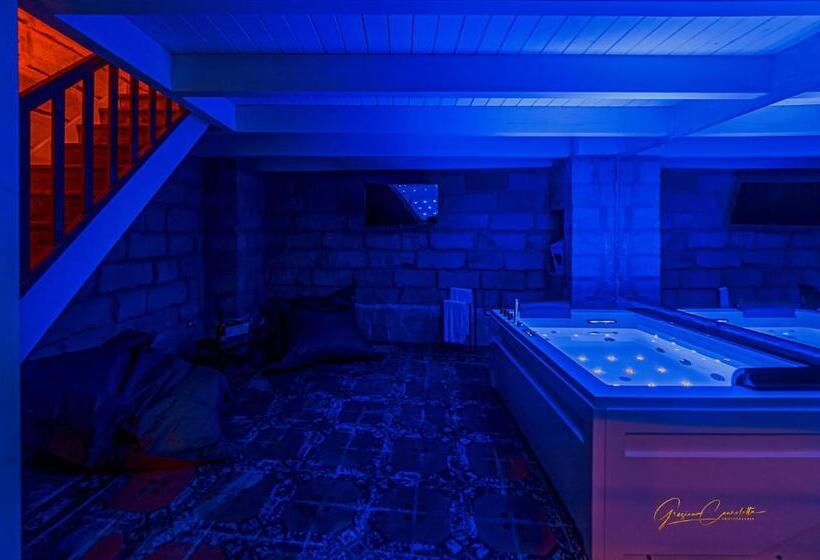 חדר סטנדרט עם ג'קוזי, Victoria Luxury Suite