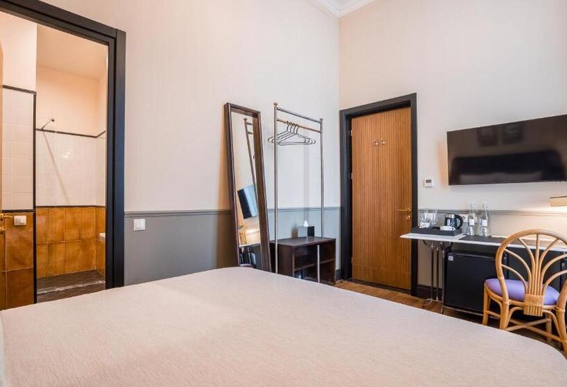 اتاق استاندارد با تخت بزرگ, Communal Hotel Kutaisi