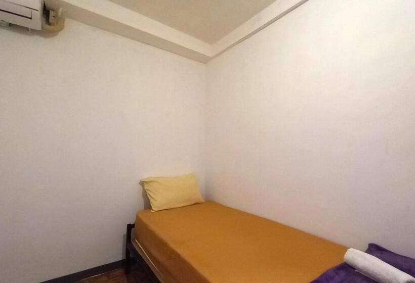 ルームシェアのワンベッド, Dc Hotel & Hostel