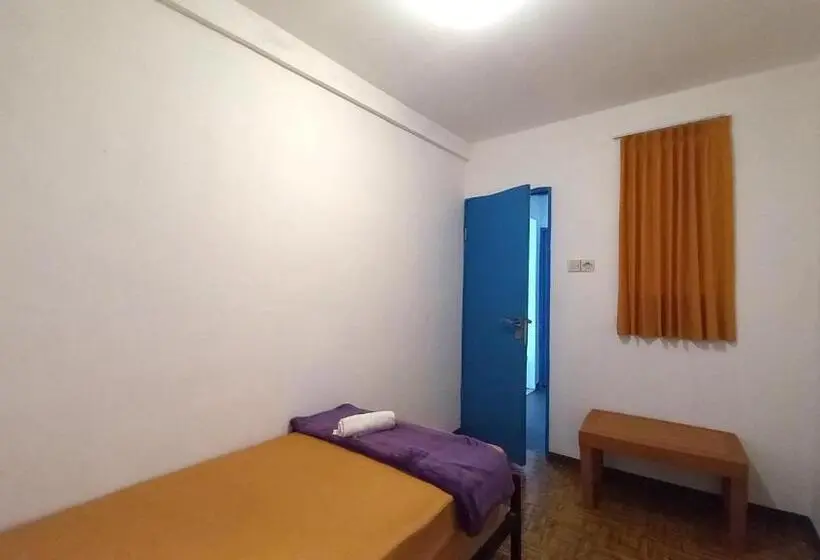 Vuode Makuusalissa, Dc Hotel & Hostel