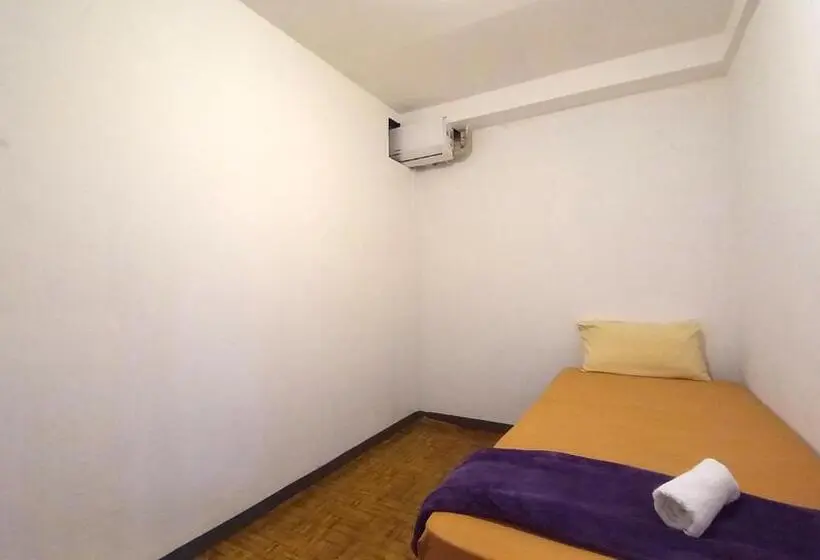 Vuode Makuusalissa, Dc Hotel & Hostel