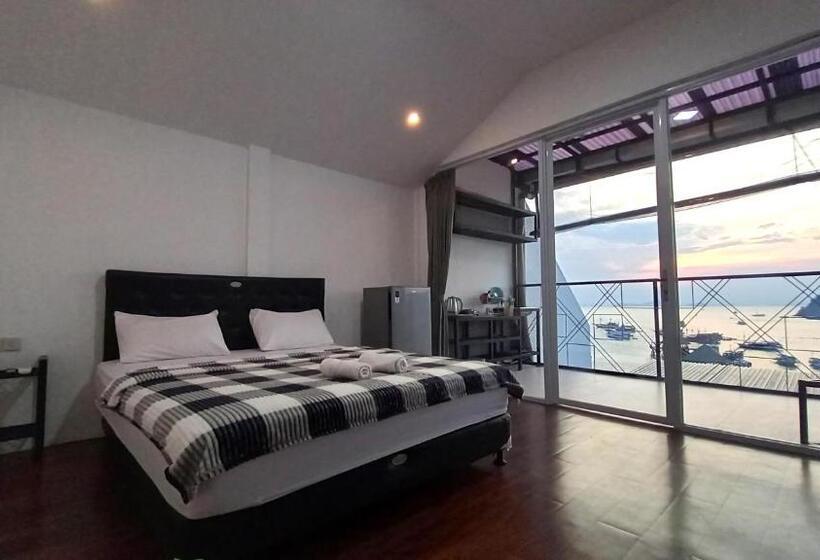 Полулюкс Вид на Море, Dc Hotel & Hostel