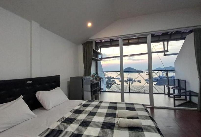 Полулюкс Вид на Море, Dc Hotel & Hostel