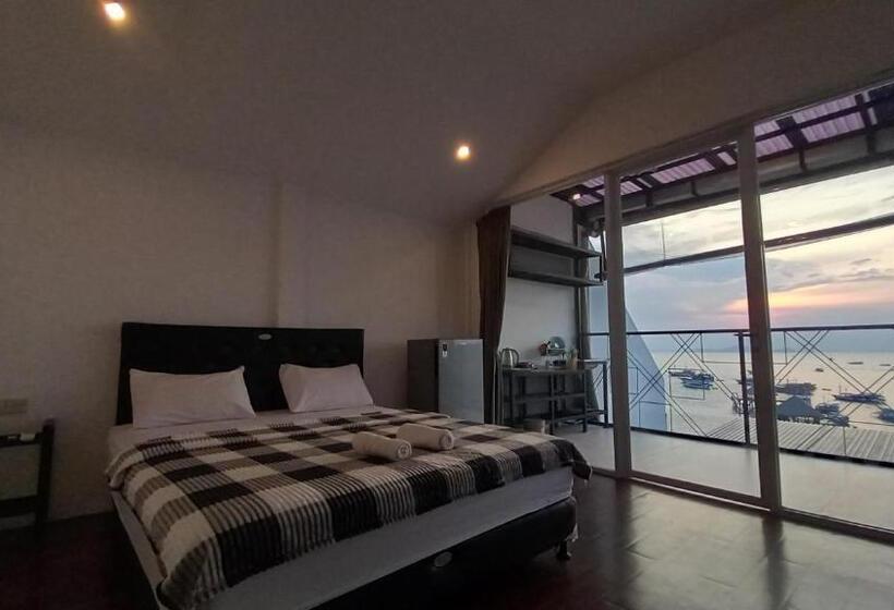 Полулюкс Вид на Море, Dc Hotel & Hostel