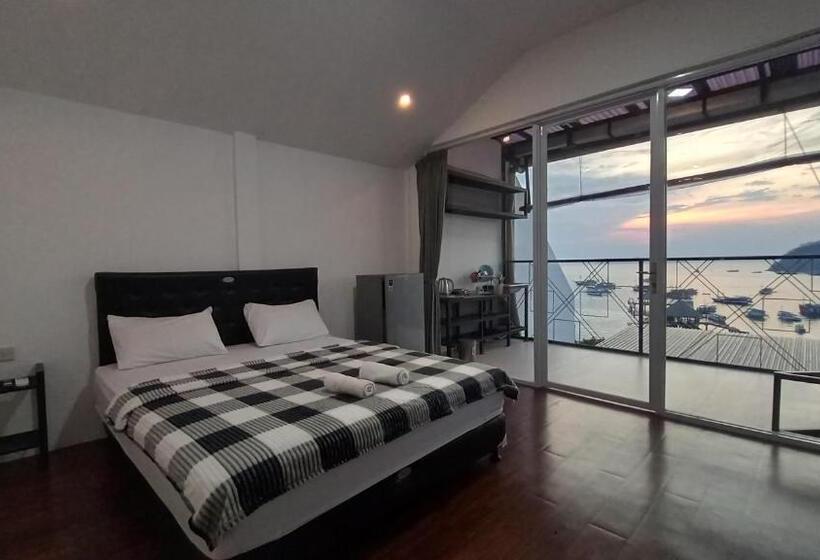 Полулюкс Вид на Море, Dc Hotel & Hostel