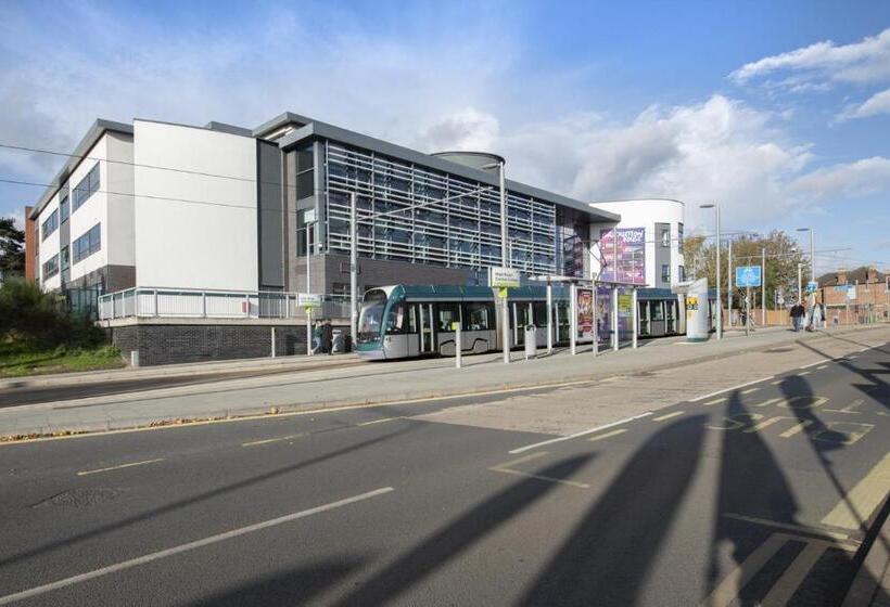 스탠다드 스튜디오, Graduation Studios