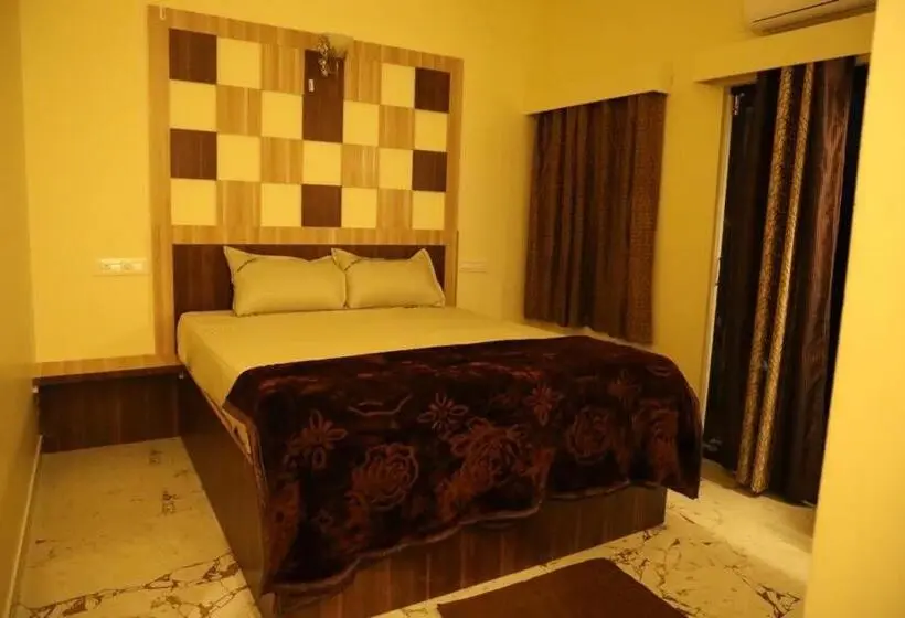 Standard-studio Parveke, Akshayam Grand Inn