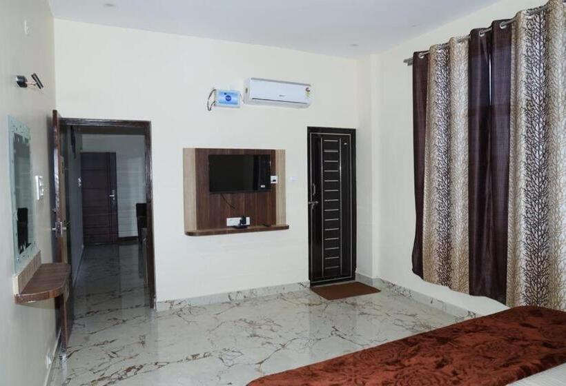 스탠다드 발코니 스튜디오, Akshayam Grand Inn