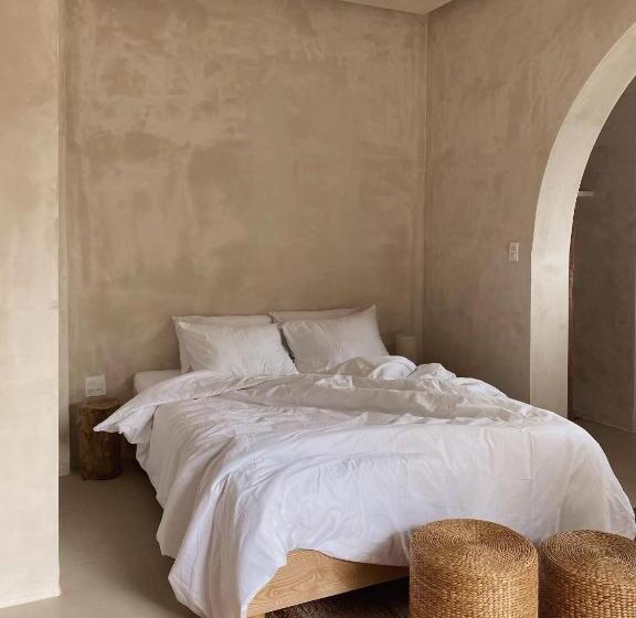 اتاق استاندارد با بالکن, Ambergris