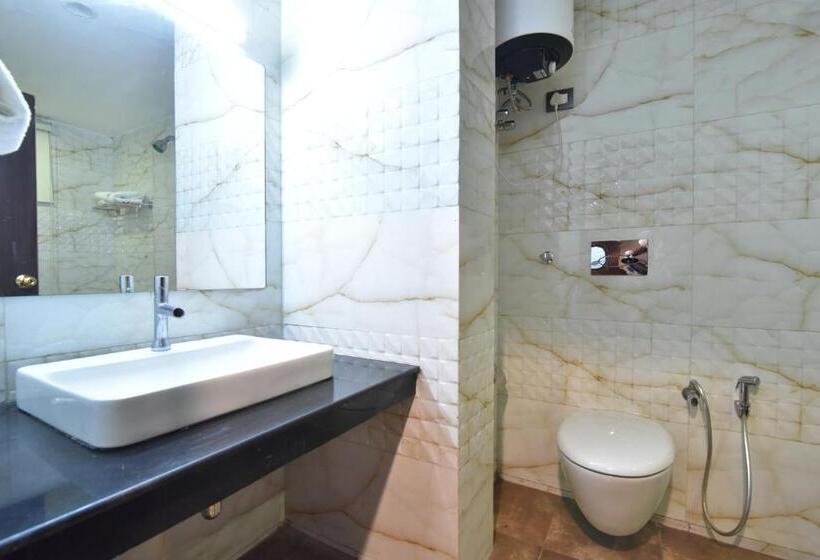 اتاق استاندارد چهارنفره با بالکن, M Bar And Restaurant