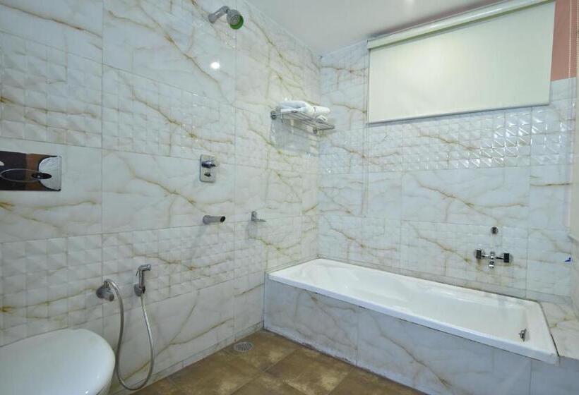 اتاق استاندارد چهارنفره با بالکن, M Bar And Restaurant