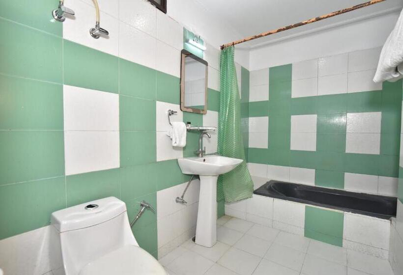 اتاق استاندارد چهار تخته, M Bar And Restaurant