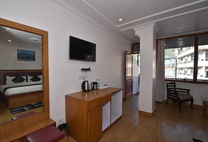 اتاق لوکس با بالکن, M Bar And Restaurant