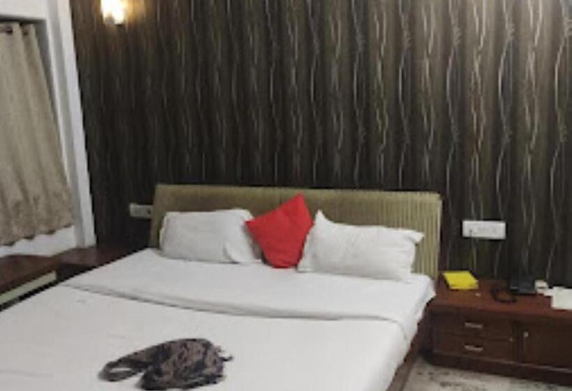 סוויטה נשיאותית, President Inn Nashik