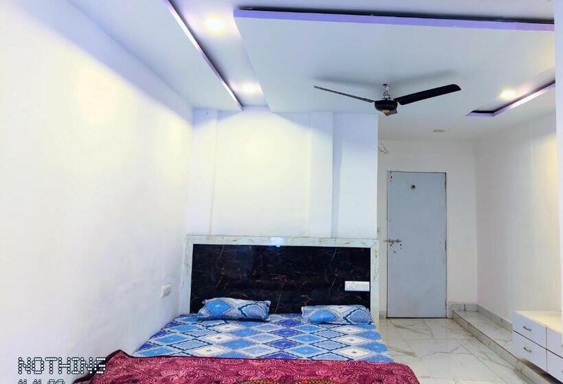 غرفة ديلوكس, Unnat Shree