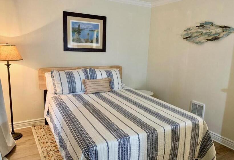 小型套房, Moose And Maple Lodge