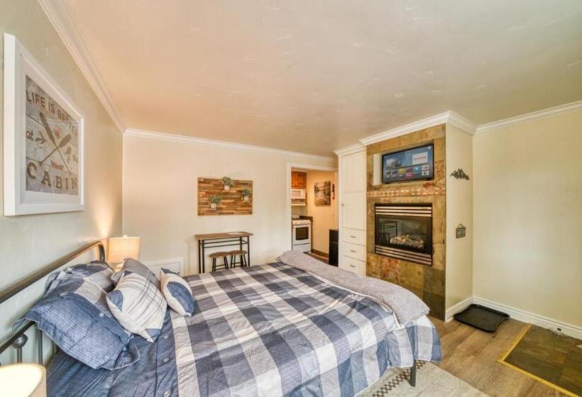 标准间, Moose And Maple Lodge