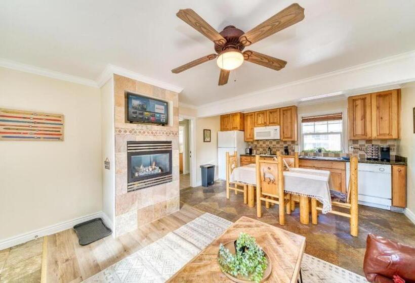 家庭套房, Moose And Maple Lodge