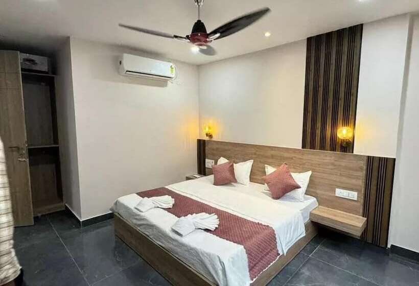 Quarto Deluxe, Namay Inn By T And M Hotels