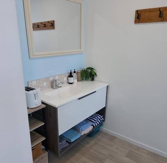 Escritório Deluxe, Guest Nest In Whitianga   2 Min Walk To Beach