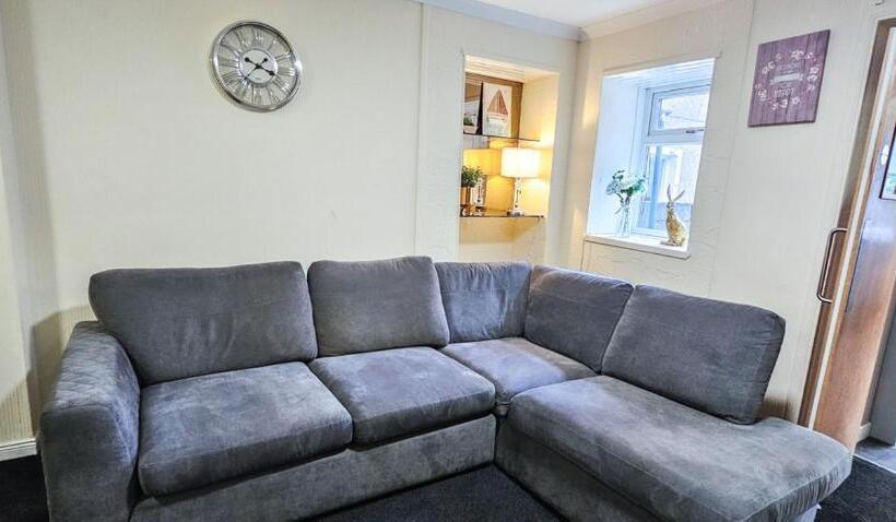 Трехместный Номер Базовый, Mystayinn Telford Guest House