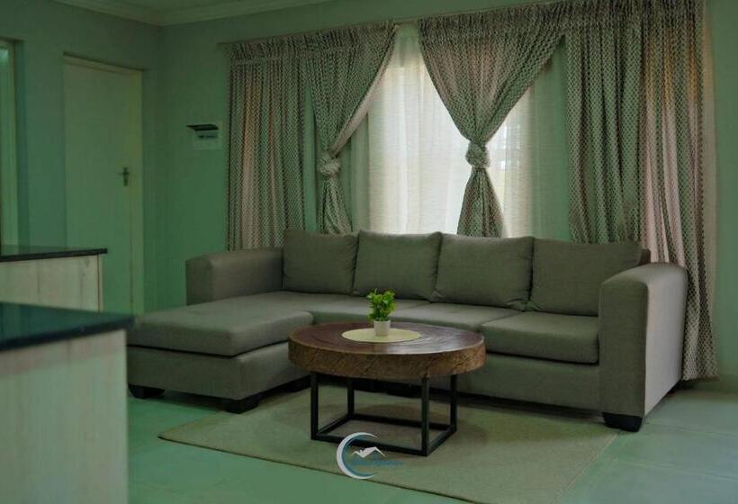 اتاق لوکس خانوادگی, Rinkase Residence