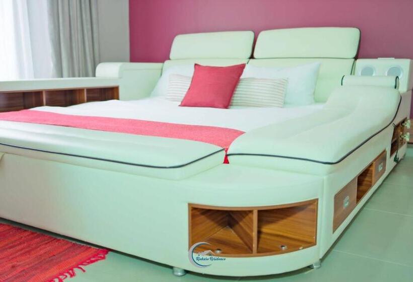 اتاق لوکس خانوادگی, Rinkase Residence