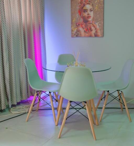 اتاق لوکس, Rinkase Residence