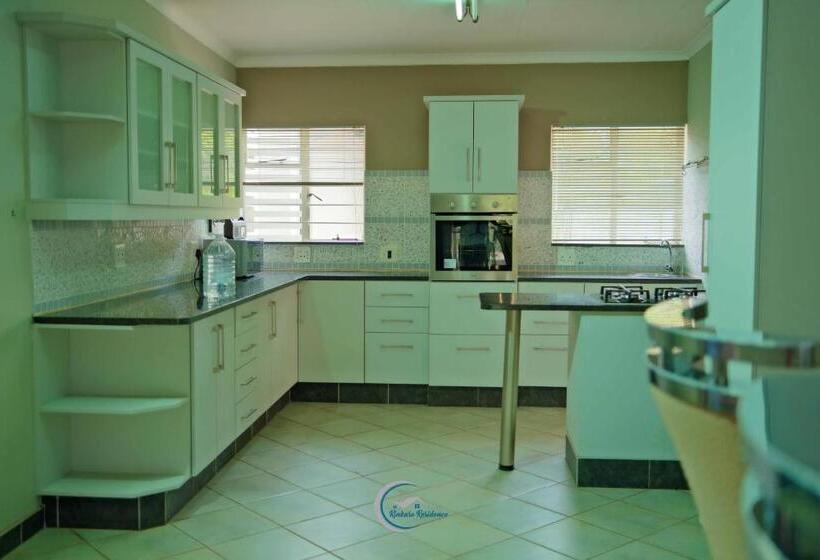 خانه 4 خوابه, Rinkase Residence