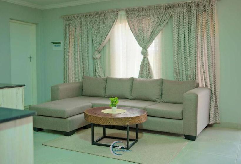 اتاق لوکس خانوادگی, Rinkase Residence