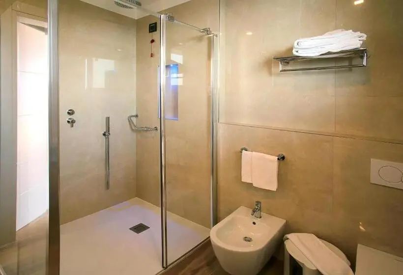 Standard-huone Järvinäkymä, Villa Remo By Hotel Galvani