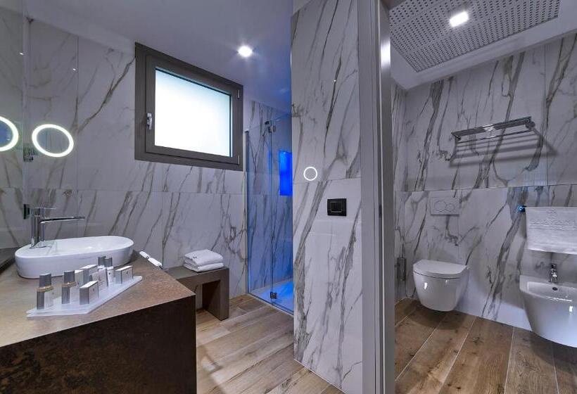 带河湖景观的轻年套房, Villa Remo By Hotel Galvani