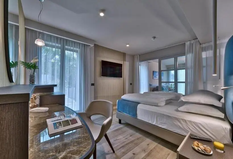 Suite with lake view, Villa Remo By Hotel Galvani