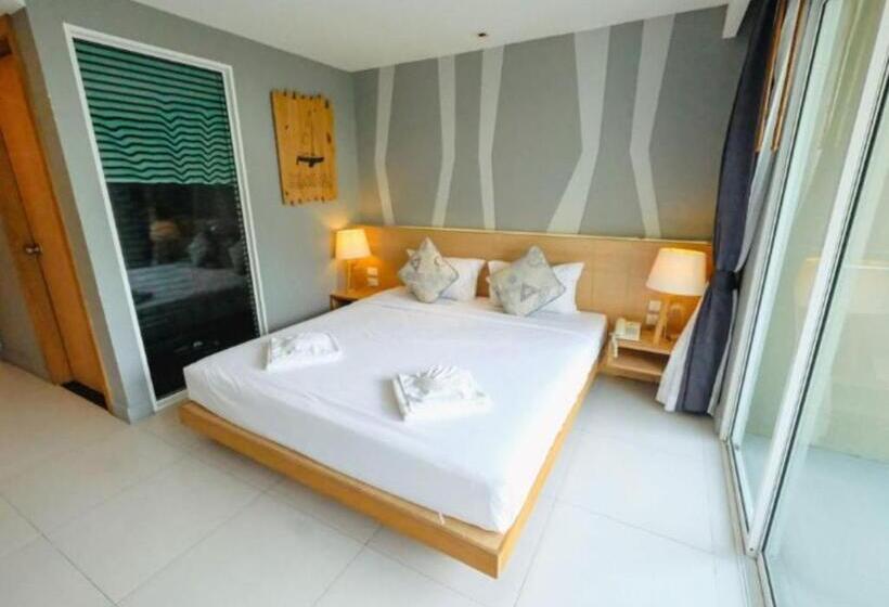 스탠다드 룸, Mad Monkey Phuket