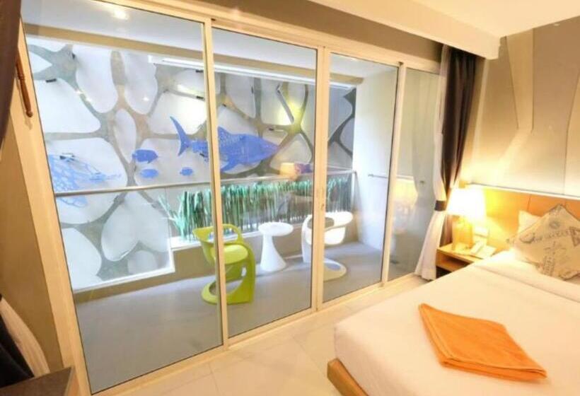 スタンダードルーム, Mad Monkey Phuket