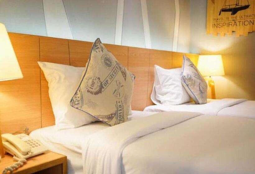 スタンダードルーム, Mad Monkey Phuket